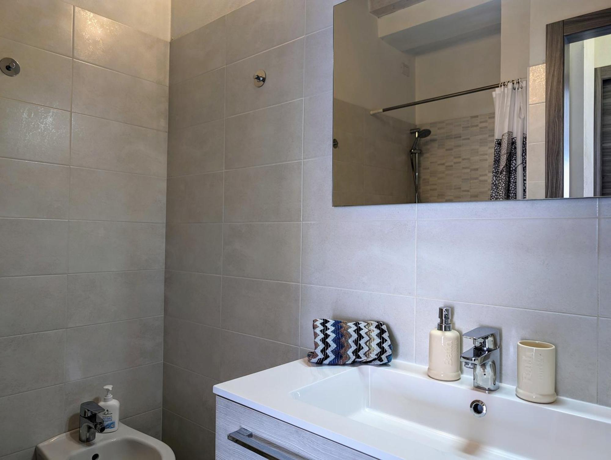 Paradeisos Residence Sas Somma Lombardo Ngoại thất bức ảnh