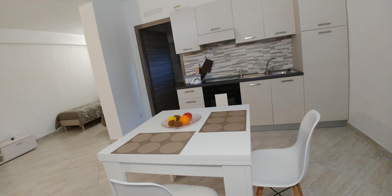 Paradeisos Residence Sas Somma Lombardo Ngoại thất bức ảnh