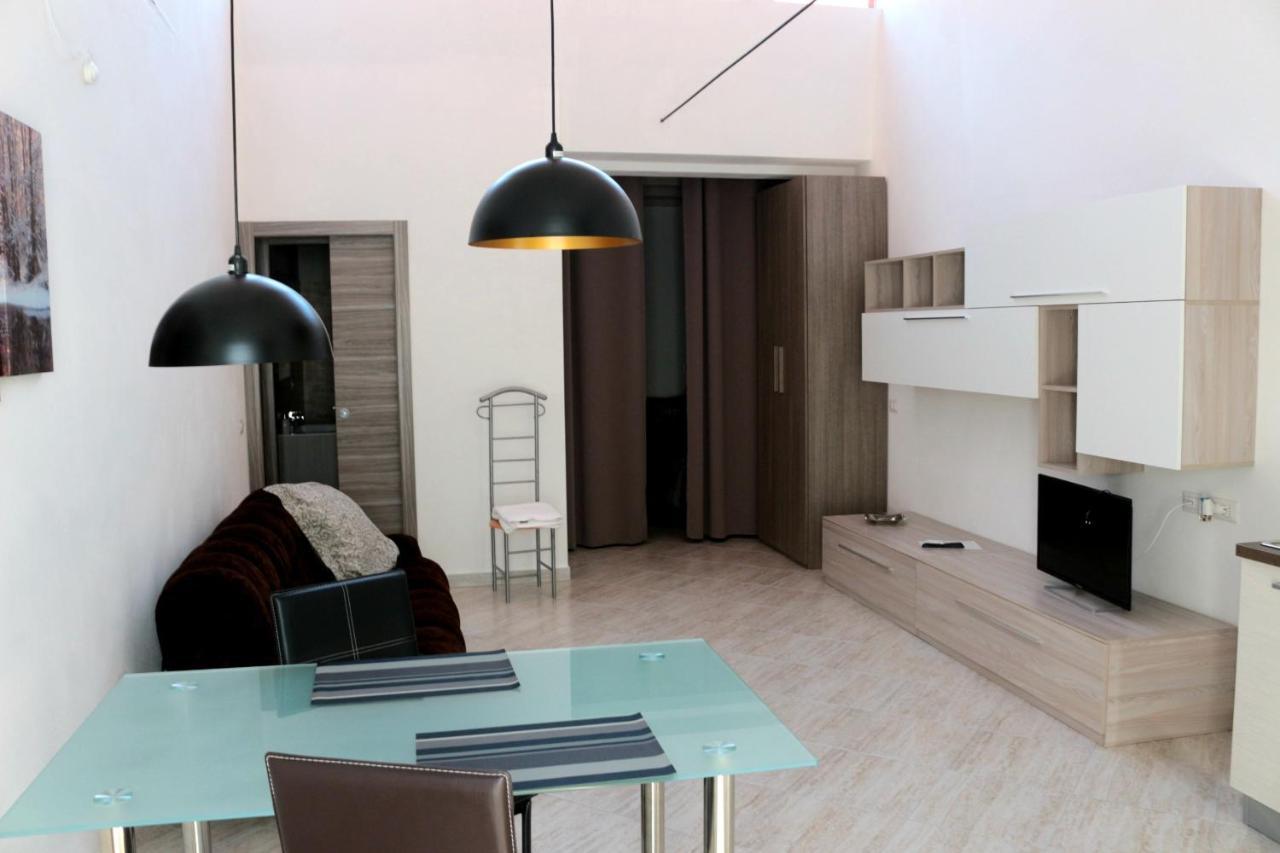 Paradeisos Residence Sas Somma Lombardo Ngoại thất bức ảnh