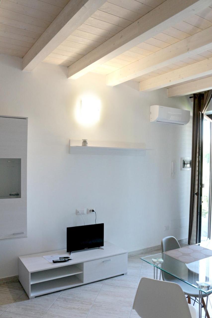 Paradeisos Residence Sas Somma Lombardo Ngoại thất bức ảnh