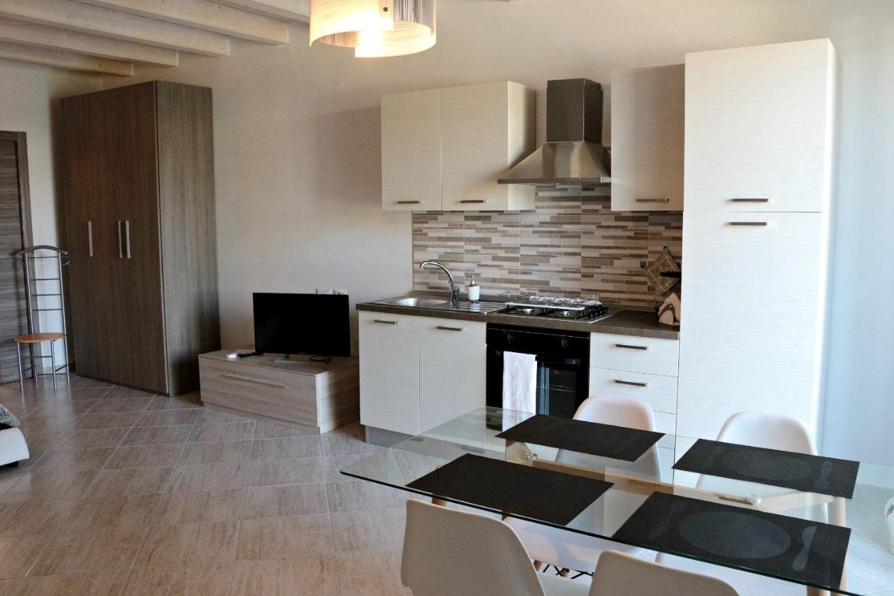 Paradeisos Residence Sas Somma Lombardo Ngoại thất bức ảnh