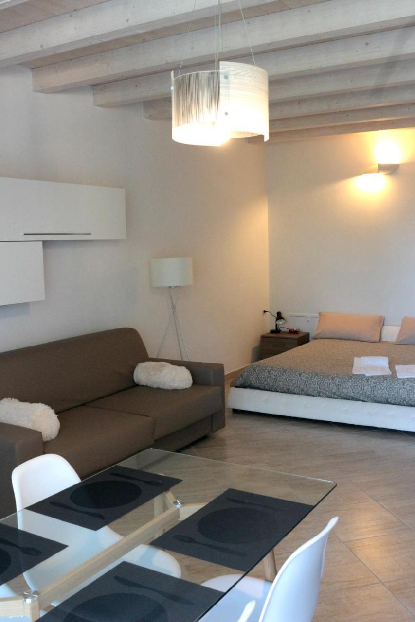 Paradeisos Residence Sas Somma Lombardo Ngoại thất bức ảnh
